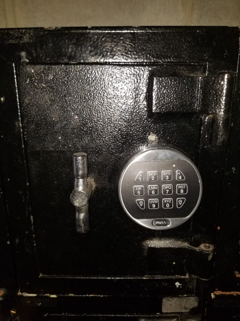 corporate safe, utility safe, electronic lock